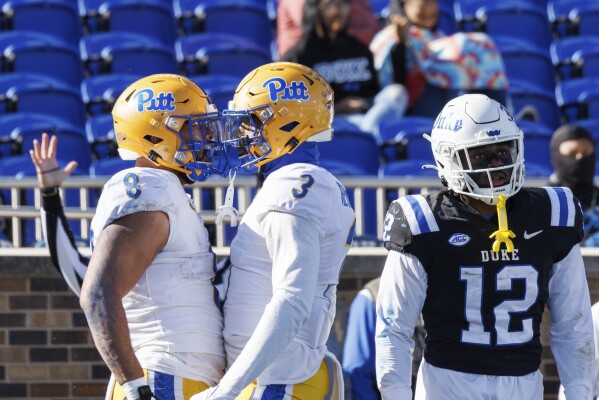 Loftis throws for 2 TDs as Duke beats Pitt 30 19 AP News